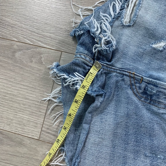Levi’s 501 High Rise Raw Hem Cut Off Distressed Jean Shorts - Picture 12 of 12